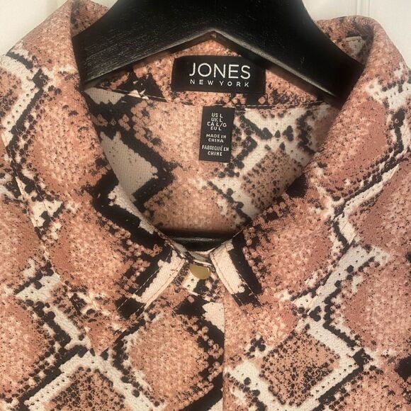 Jones New York Pastel Snake Pattern Button Down High Low Blouse - Picture 6 of 13